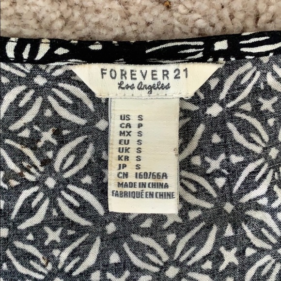 Black and White Pattern Romper - Picture 6 of 8